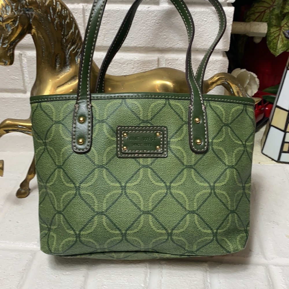 Beautiful green NINE WEST small purse
